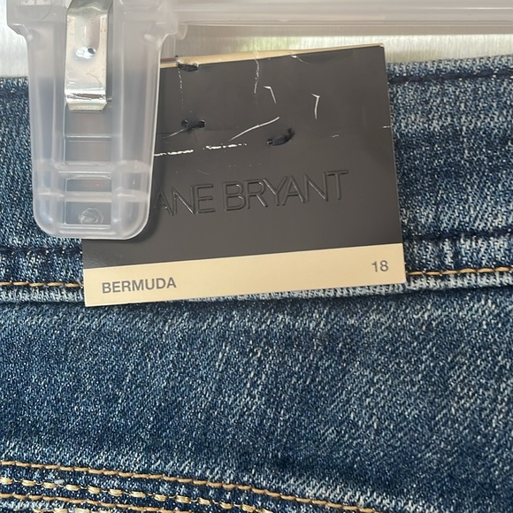 Denim Bermuda shorts, size 18 - Picture 5 of 6